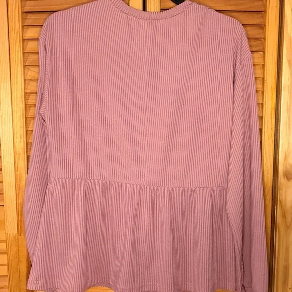 SHEIN Mauve Ribbed Peplum Top - Picture 3 of 3
